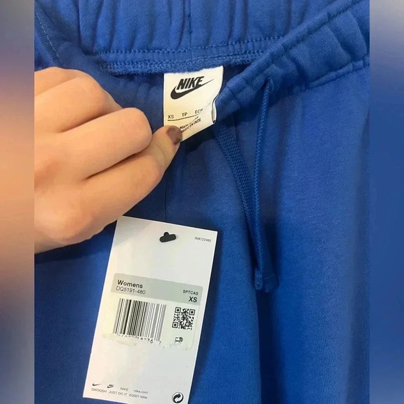 Nike Women’s Royal Blue Standard Fit Mid Rise Sweatpants. NWT. Size XS - Picture 4 of 4